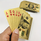 Cartes à Jouer en Feuille d'Or de Luxe avec Design de Dollar Américain - PVC Durable, Étanche & Lavable - Idéales pour Halloween, Noël, Thanksgiving, Oktoberfest et Célébrations du Nouvel An