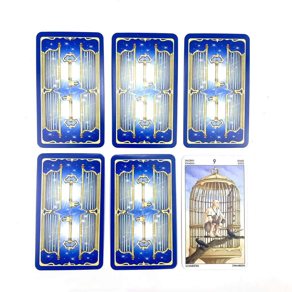 Les cartes du Tarot des 78 portes révèlent le destin lors d'une soirée en famille autour d'une table de divination, pour des jeux de société et de divertissement.