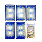 Les cartes du Tarot des 78 portes révèlent le destin lors d'une soirée en famille autour d'une table de divination, pour des jeux de société et de divertissement.