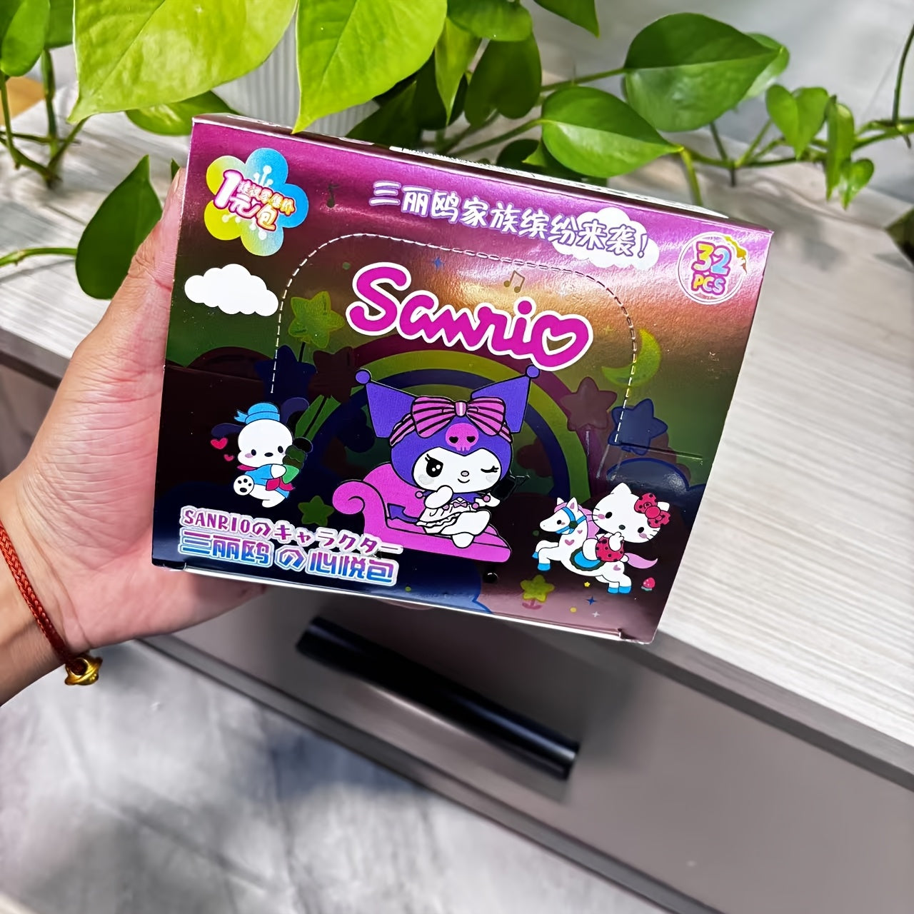 Sanrio 32-Pack Collectible Trading Cards Set, Featuring Hello Kitty, for My Melody, for Pompompurin, Vibrant & Glossy, Perfect for Collectors & Fans, Major Material: Paper