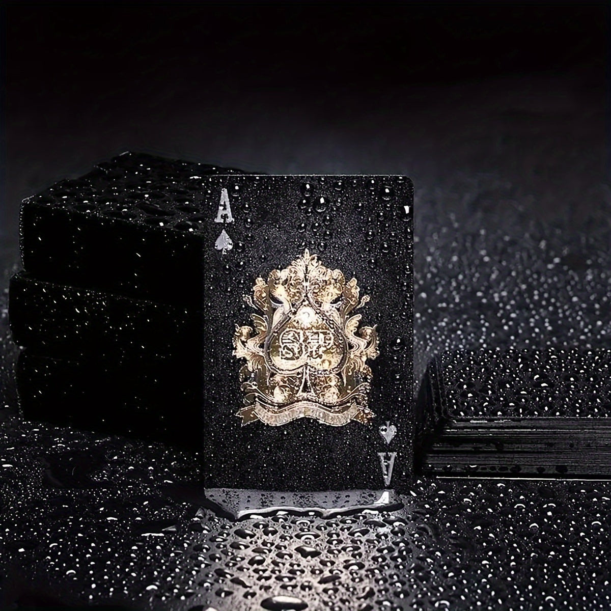 Matériel PVC imperméable de haute qualité, adapté aux amateurs de jeux de société et de fêtes. Jeu de cartes flexible avec boîte, utilisé pour les fêtes de fin d'année et les cadeaux pour les amis et la famille pendant les festivals.