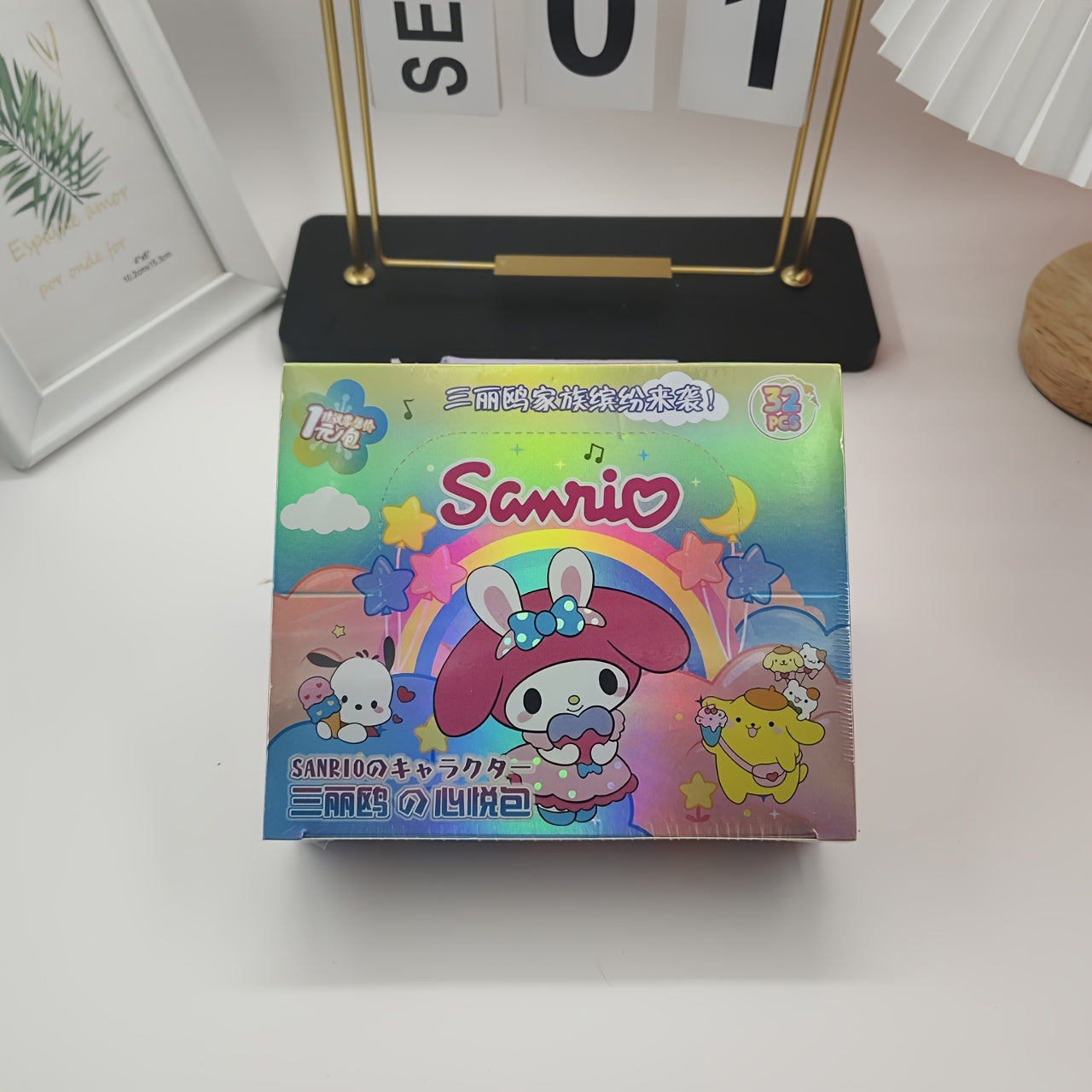 1 Boîte (32 Paquets) de Cartes Série Sanrio - Hello Kitty, My Melody, Kuromi & Plus - Collection de Cartes à Échanger Premium pour Collecteurs et Cadeaux, Petits Présents Idéaux