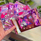 1 Boîte (32 Paquets) de Cartes Série Sanrio - Hello Kitty, My Melody, Kuromi & Plus - Collection de Cartes à Échanger Premium pour Collecteurs et Cadeaux, Petits Présents Idéaux